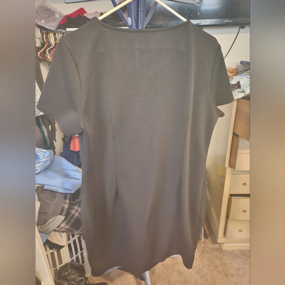 Dress - Picture 2 of 4
